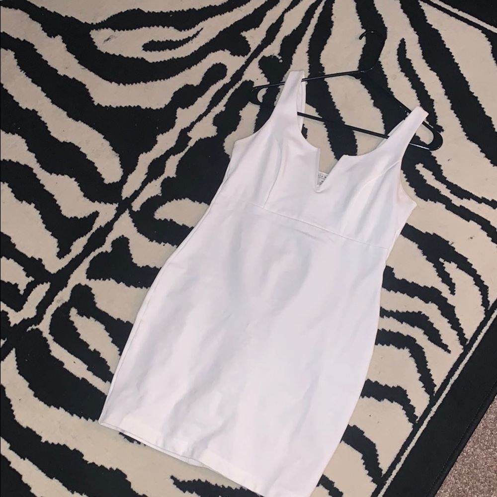 White Classy Dress 👗